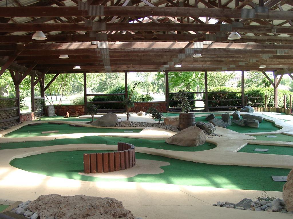 Circle M Camping Resort Screened Park Model 27 Wabank Extérieur photo